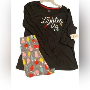 New! Women’s Christmas Pajama Set Joggers - Small